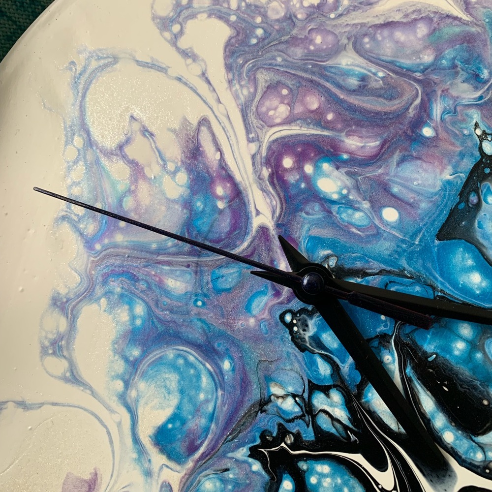 Fluid Art Upcycled Vinyl Record Clock- Butterfly Kiss - Picture 3 of 4